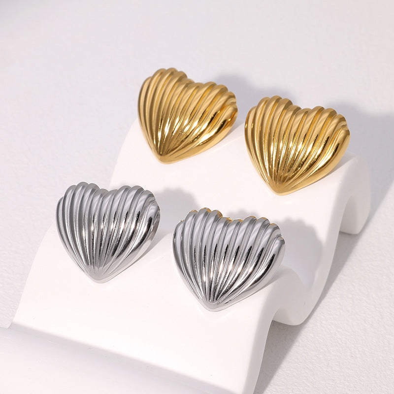 Orecchini a perno da donna minimalisti, carini, a forma di cuore, in acciaio inossidabile con finitura placcata