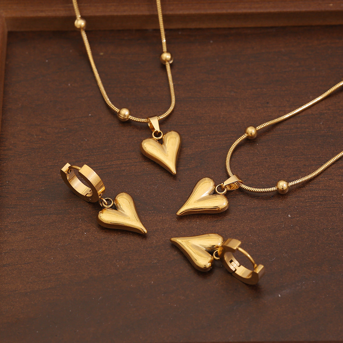 Collana da donna con ciondolo a cuore minimalista in acciaio inossidabile placcato, a catena, girocollo