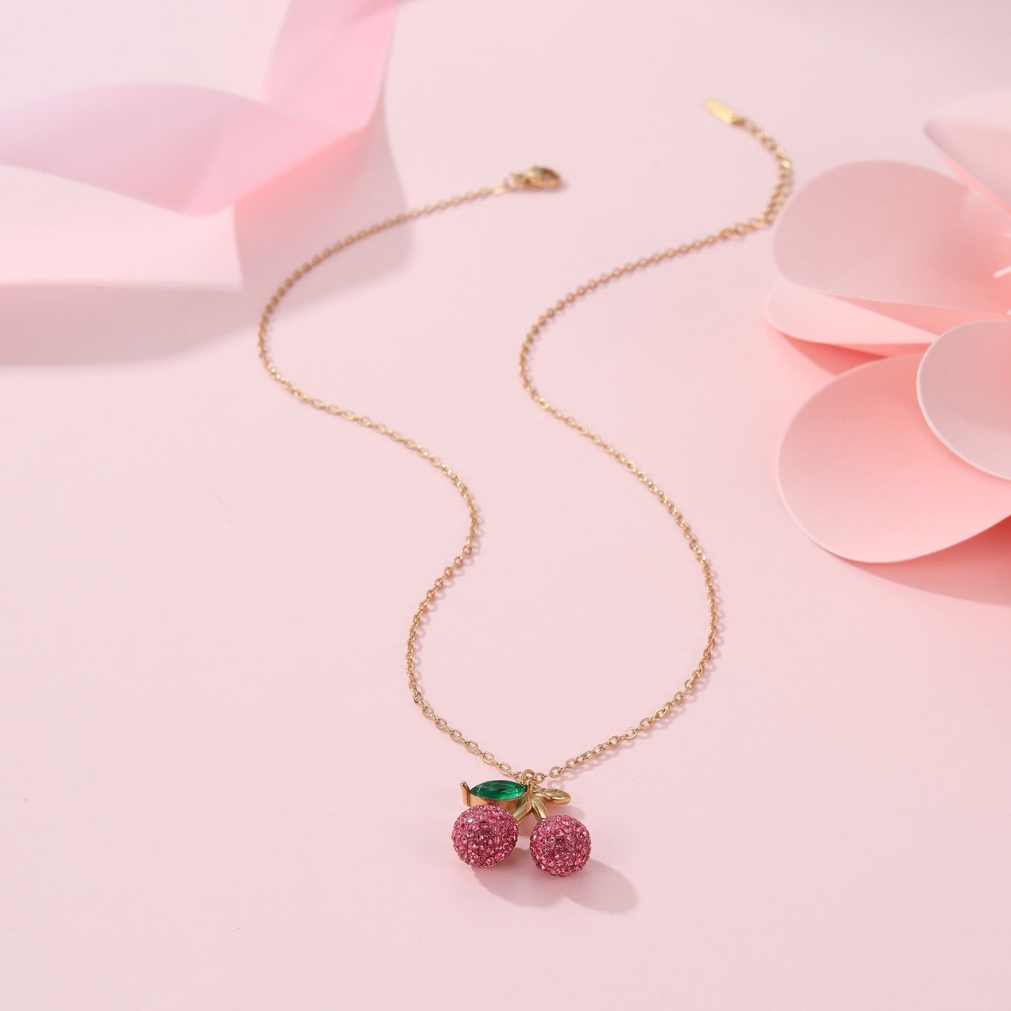 Collana con ciondolo a forma di ciliegia alla moda in acciaio inossidabile placcato oro 18 carati da donna, catena clavicola minimalista