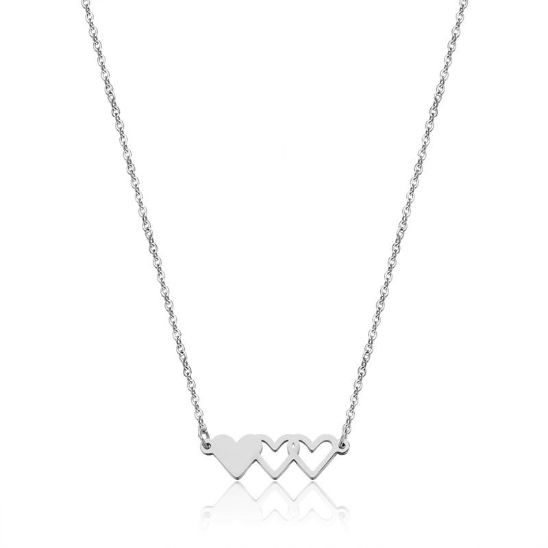 Collana minimalist con cuore in acciaio inossidabile con ciondolo in acciaio al titanio e finitura placcata per donna