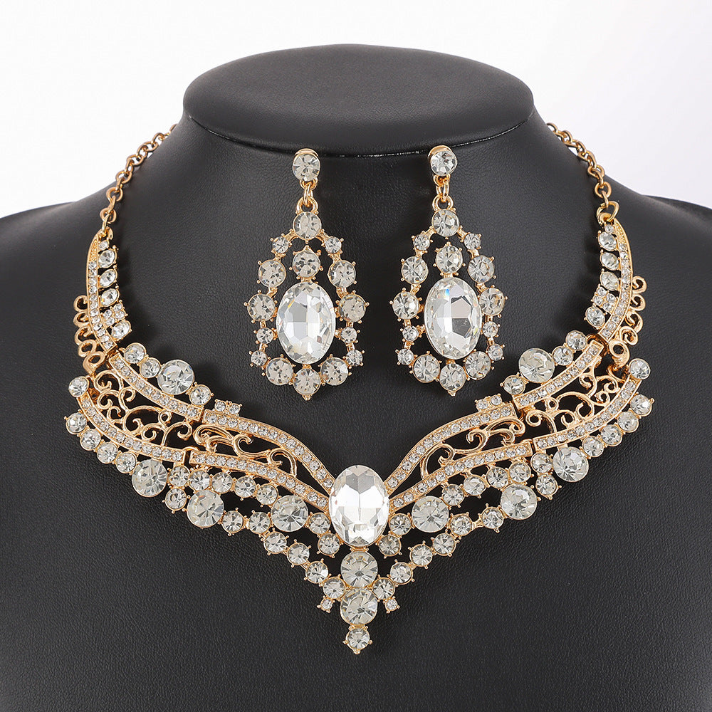 Elegant Floral Pattern Alloy Pendant Necklace Set with Rhinestone Inlay and Plated Finish for Women, O-Chain V-Neckline Design