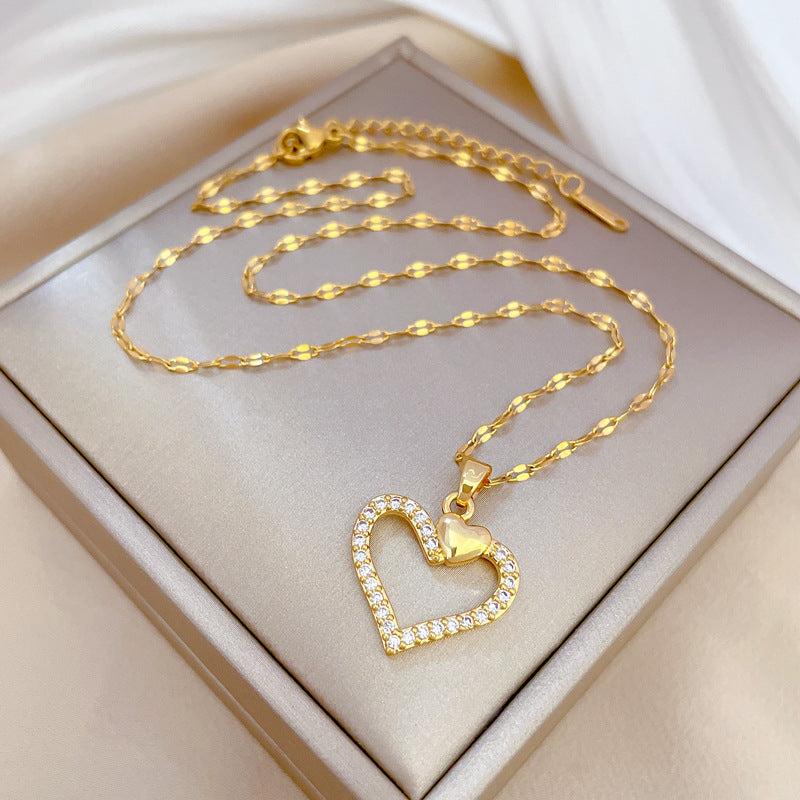 Luxury Titanium Steel Heart-Shaped Pendant Necklace for Women with Rhinestone Inlay, Elegant Clavicle Chain for Wedding, Banquet, and Special Occasions