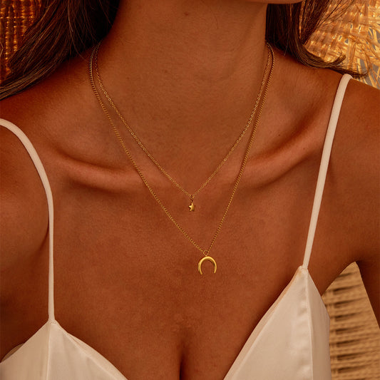 Collar de acero inoxidable con diseño de estrella y luna estilo vintage y chapado en oro de 18 quilates para mujer