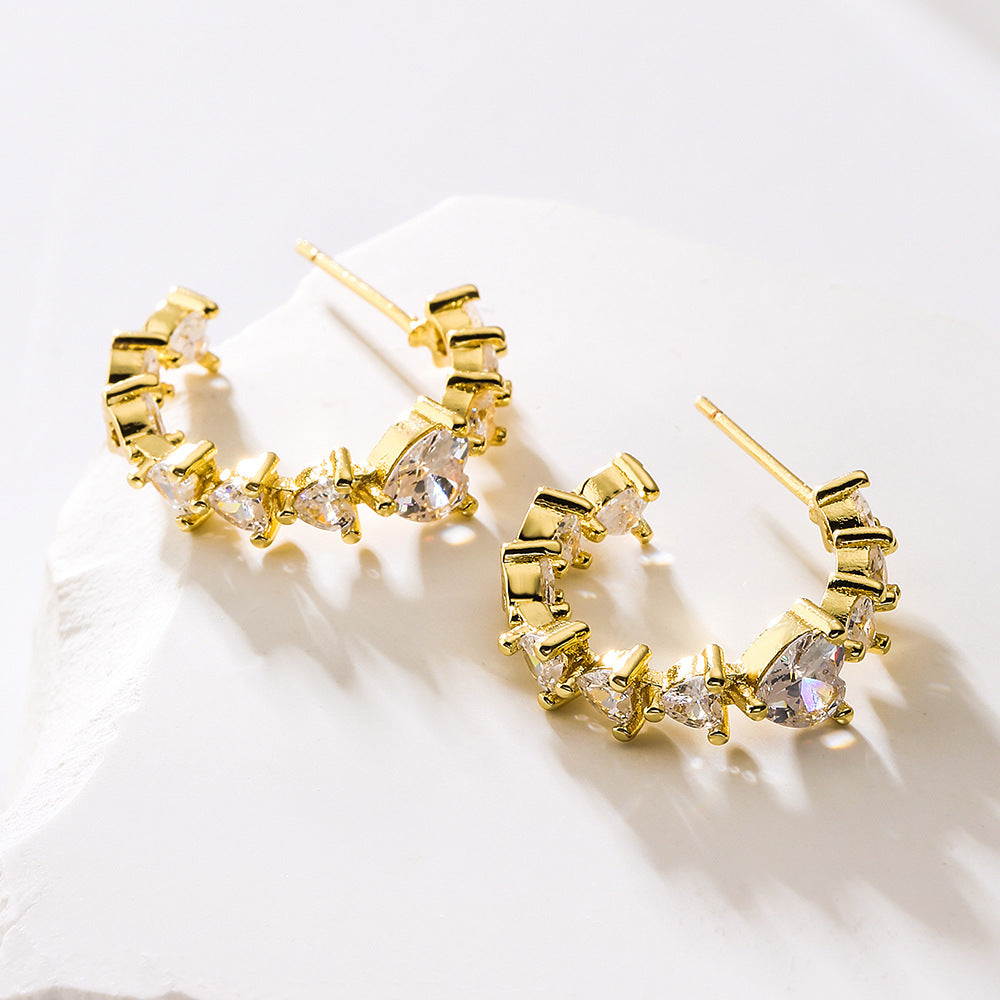 Orecchini da donna geometrici minimalisti in rame con placcatura in oro 18 carati e perni in zirconia arcobaleno