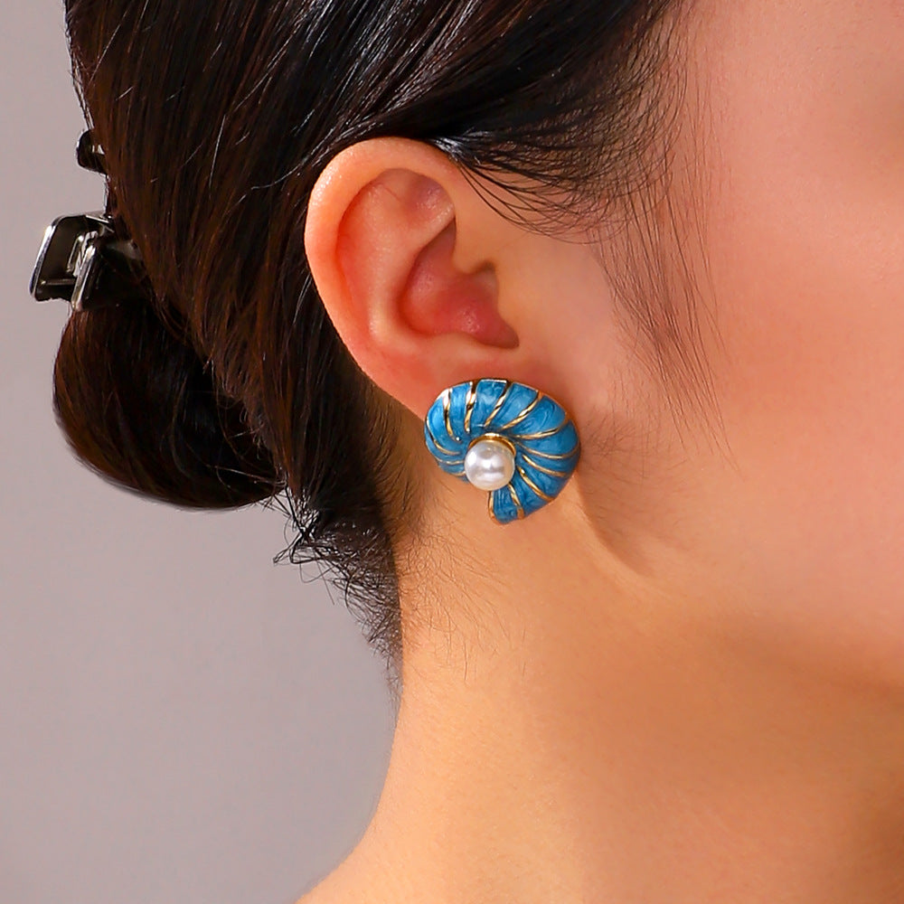 Vintage Seashell-Shaped Enamel-Dipped Stainless Steel Earrings for Women with Geometric Design and 18K Vacuum Plating