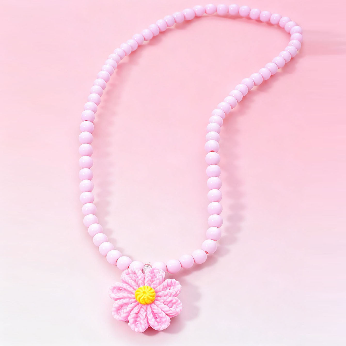 Collana in resina floreale a cartone animato per bambini con ciondolo a fiore perlato su catena di perline rotonde, gioielli artigianali per bambini, regalo
