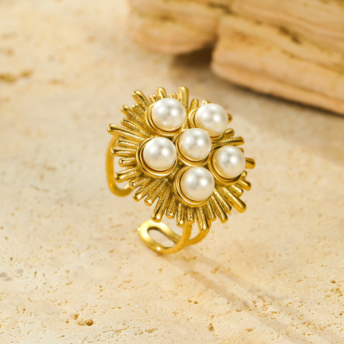 Anello Aperto a Linea Irregolare d'ispirazione Vintage con Accenti di Perle in Acciaio Inossidabile Placcato Oro 18K da Donna