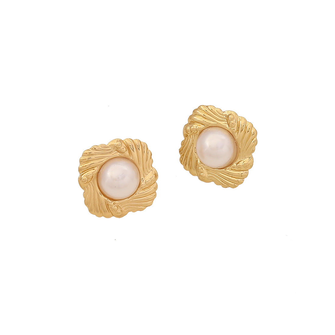 Fashionable Heart-Shaped Stainless Steel Stud Earrings with Plated Finish for Women