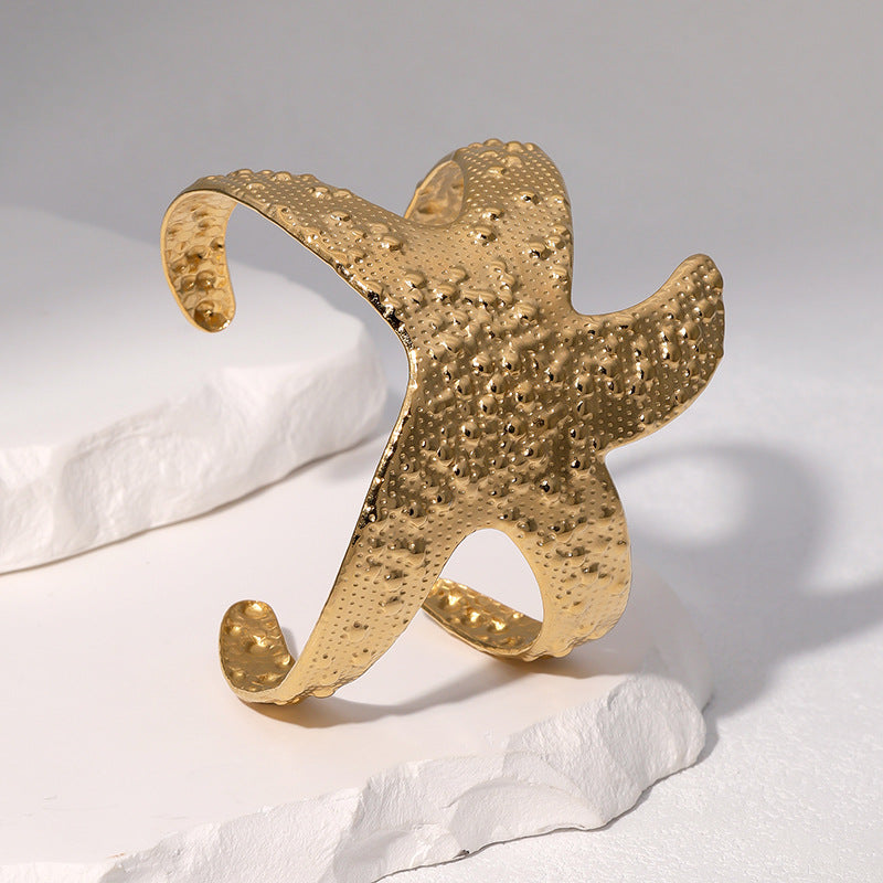 Minimalist Starfish-Shaped Stainless Steel Bracelet for Women with 18K Gold Plating and Premium Titanium Steel Feel