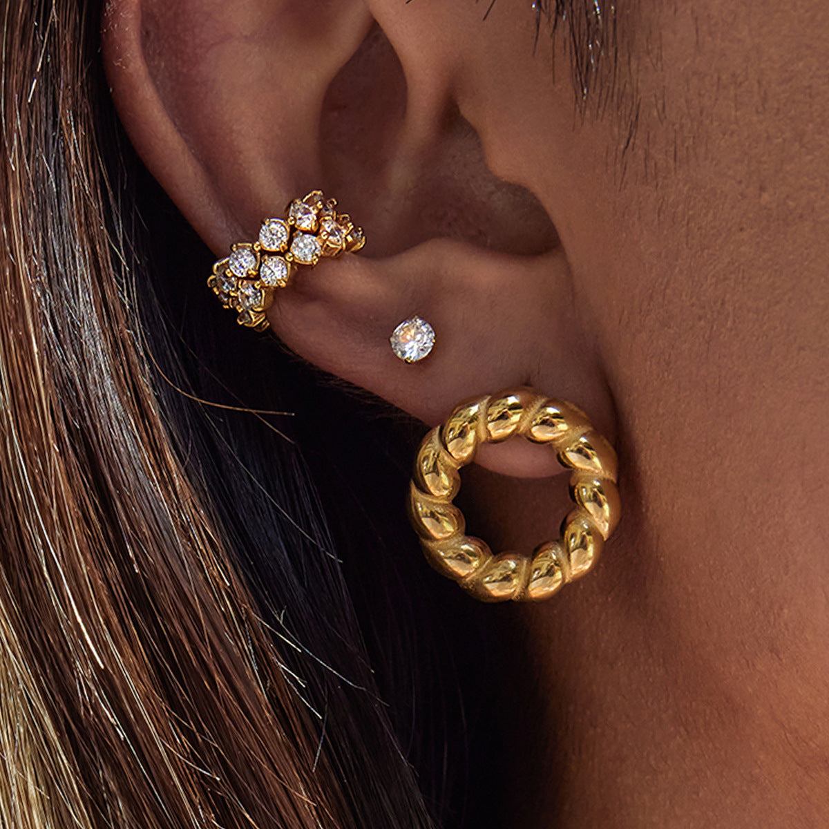 Pendientes de tuerca redondos geométricos minimalistas de acero inoxidable para mujer con acabado chapado