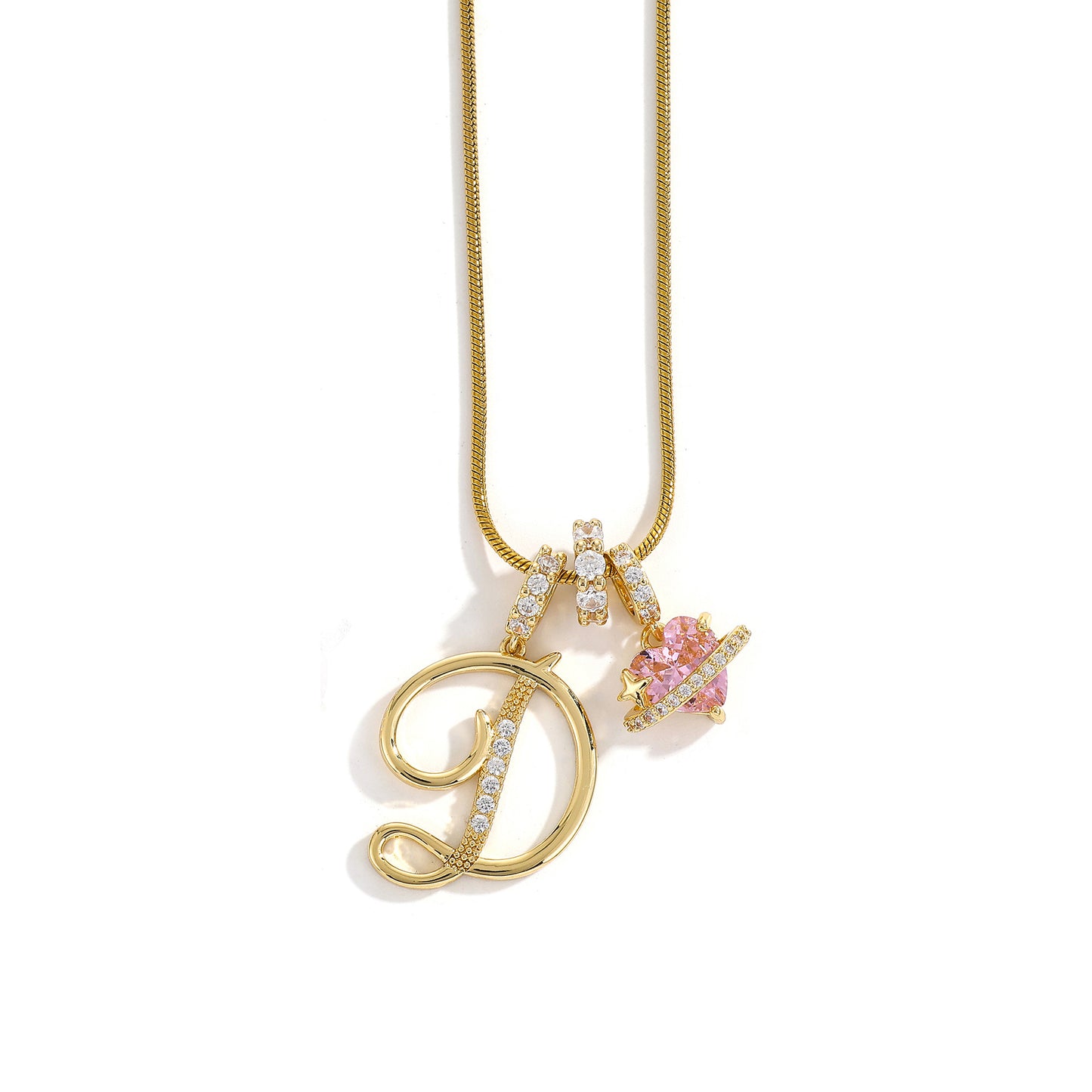 Collana con ciondolo a lettera minimalista in rame con intarsio di zirconi dal design geometrico per donna