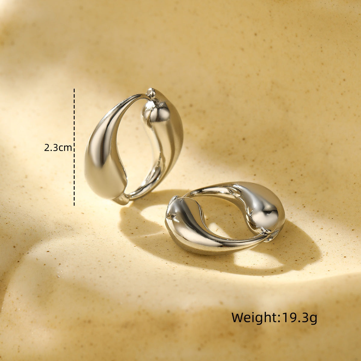 Pendientes de aro minimalistas de acero inoxidable con forma de gota de agua para mujer con acabado chapado en oro