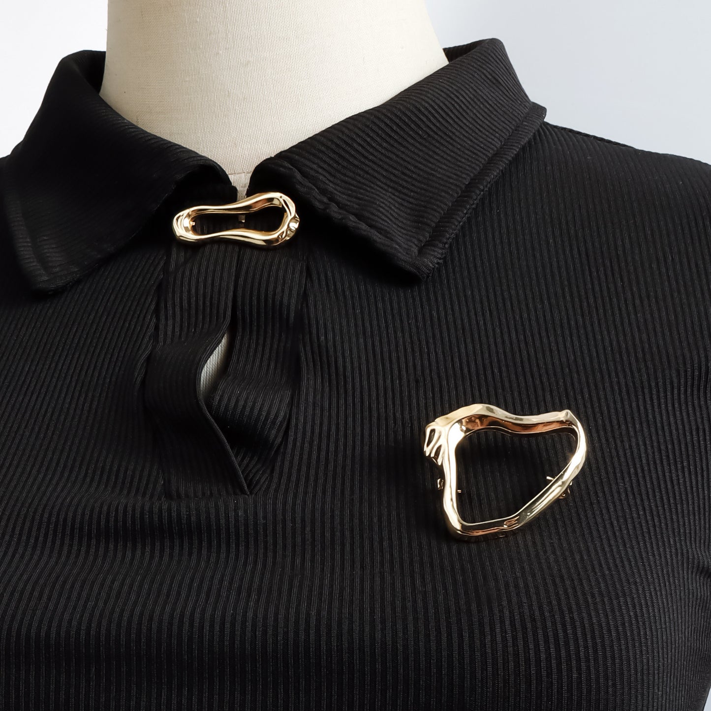Spilla Geometrica alla Moda in Lega da Donna con Finitura Placcata, Design a Motivo Occhio, Spilla Decorativa e Funzionale Versatile per Abbigliamento da Ufficio