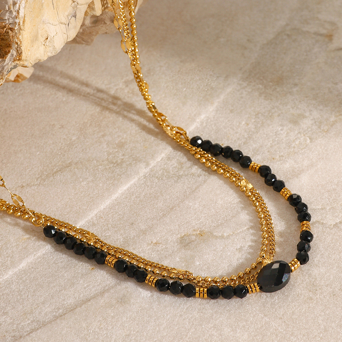 Minimalist U-Shaped Stainless Steel Black Crystal Pendant Necklace for Women with Plated Finish and Geometric Design