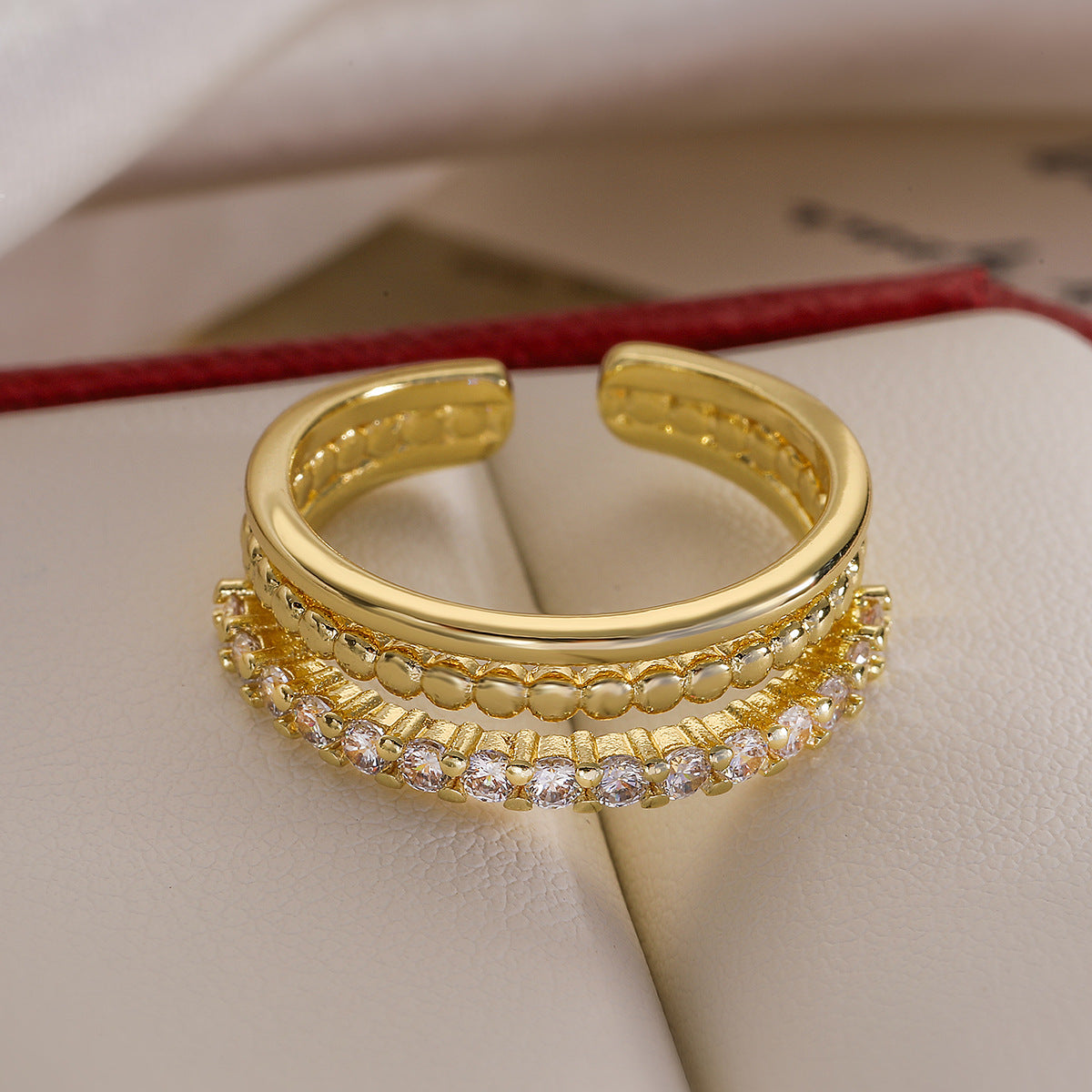 Anello da donna doppio strato aperto geometrico minimalista in rame con placcatura in oro 18K e intarsio di zirconi
