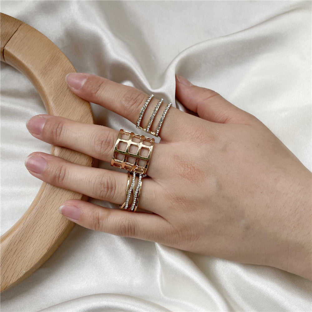 Bohemian Sweet Geometric Round Alloy Plated Rhinestone Crystal Ring Set for Women