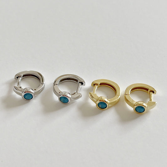 Orecchini a cerchio placcati rotondi in argento sterling 925, minimalistici e graziosi, con zirconi cubici blu
