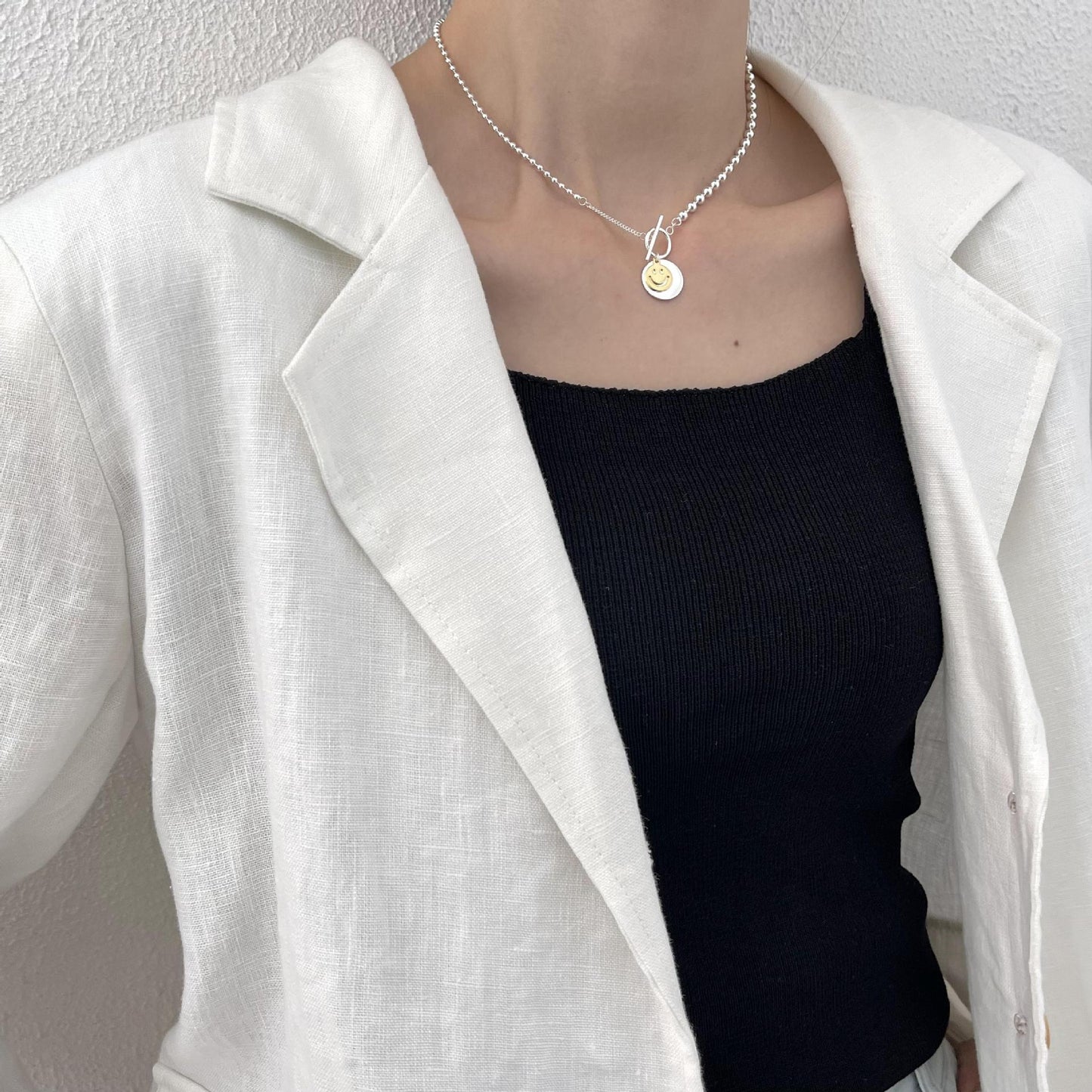 Collana con Ciondolo Rotondo Minimalista a Faccina Sorridente per Donna in Argento Sterling 925 con Catena di Perline