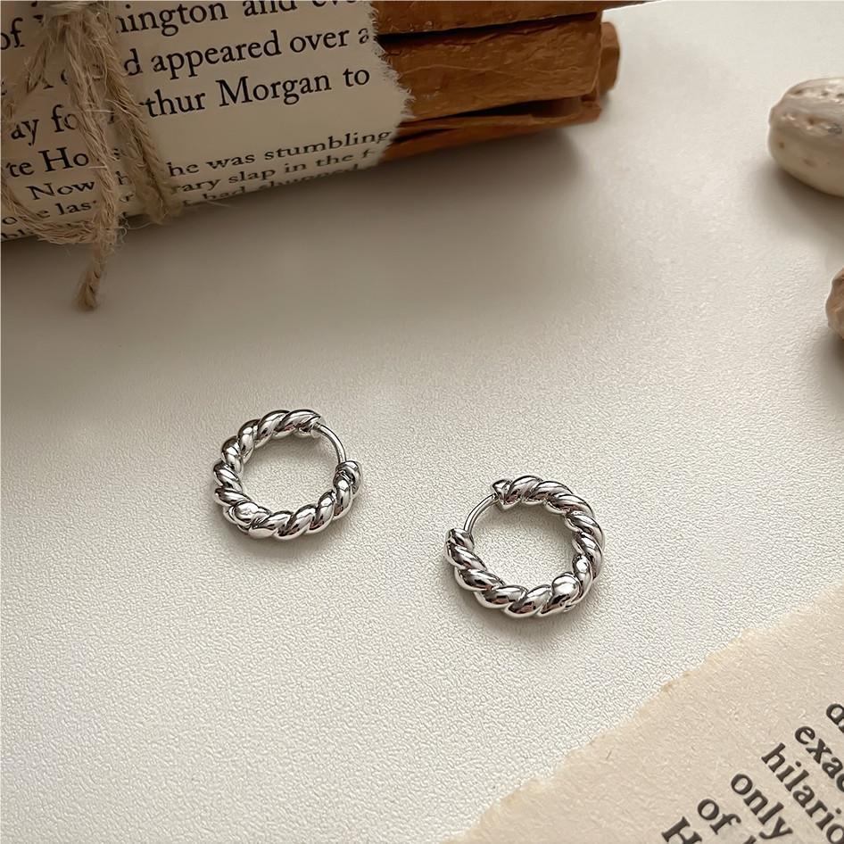 Orecchini a perno da donna in argento con design a corda intrecciata, minimalistici, con perno in argento sterling 925 e finitura lucida