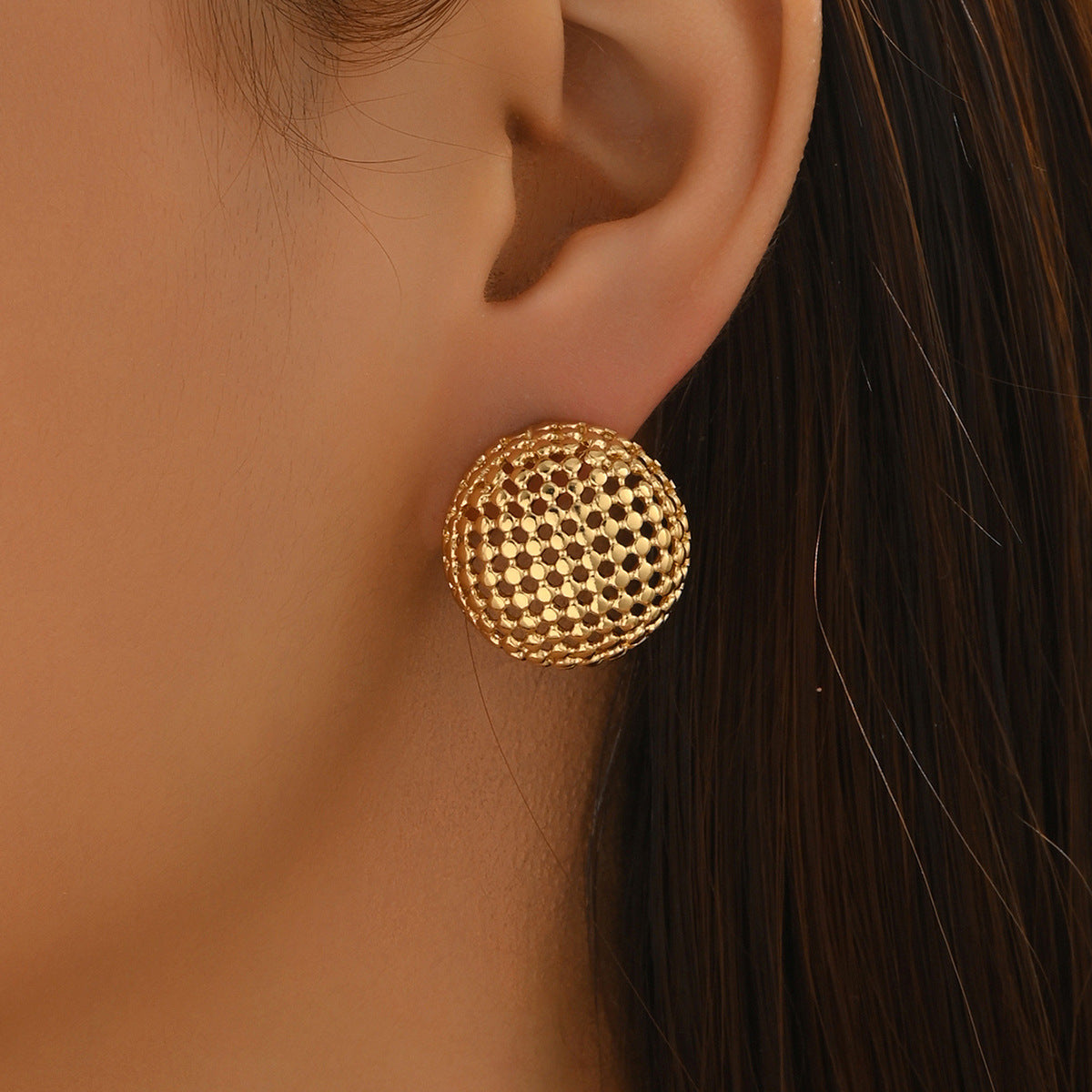 Orecchini minimalistici geometrici traforati da donna in lega di zinco con finitura placcata