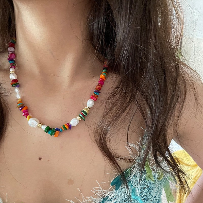 Collana Sweet Dopamine con perle barocche in lega di zinco con finitura placcata e ciondolo geometrico, delicata catena a clavicola da donna