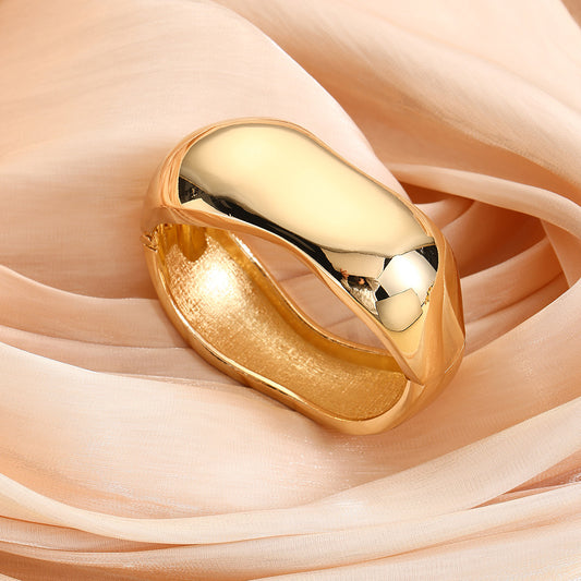Minimalist Geometric Gold-Plated Alloy Bracelet for Women and Men with Spring Opening Design