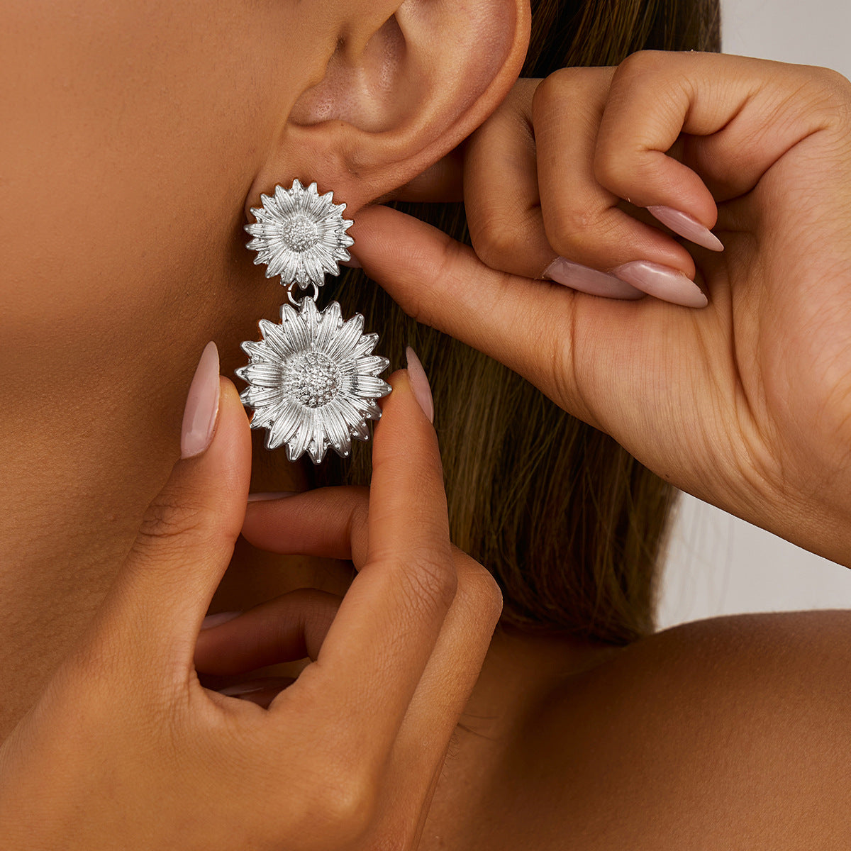 Minimalist Star-Shaped Alloy Pendant Stud Earrings with Liquid Hammered Texture and Floral Leaf Motif for Women
