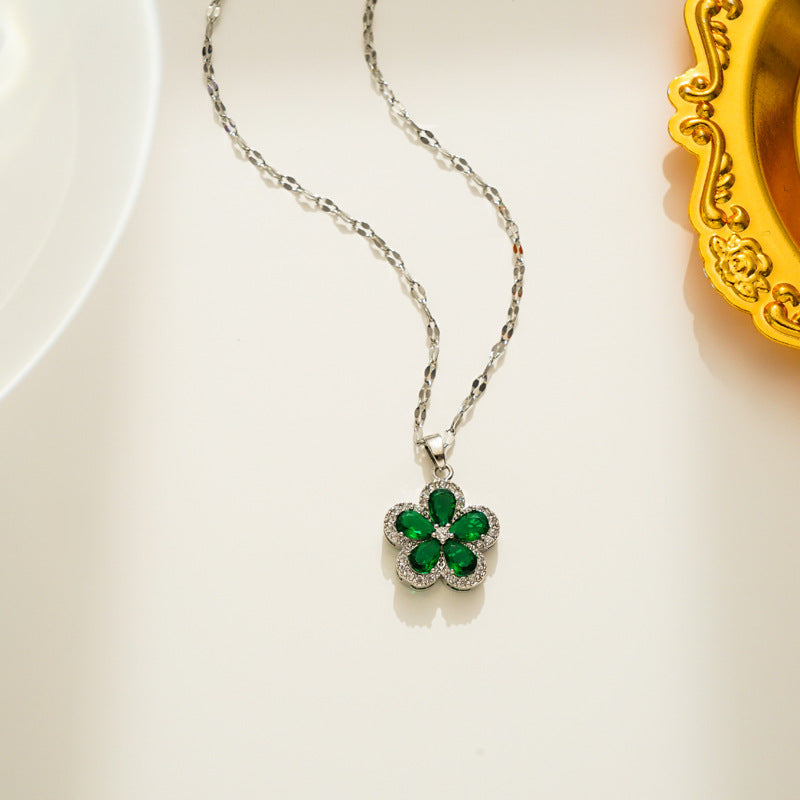 Collar con colgante geométrico floral minimalista para mujer, cadena con medallón de acero titanio con incrustaciones de diamantes de imitación y chapado al vacío