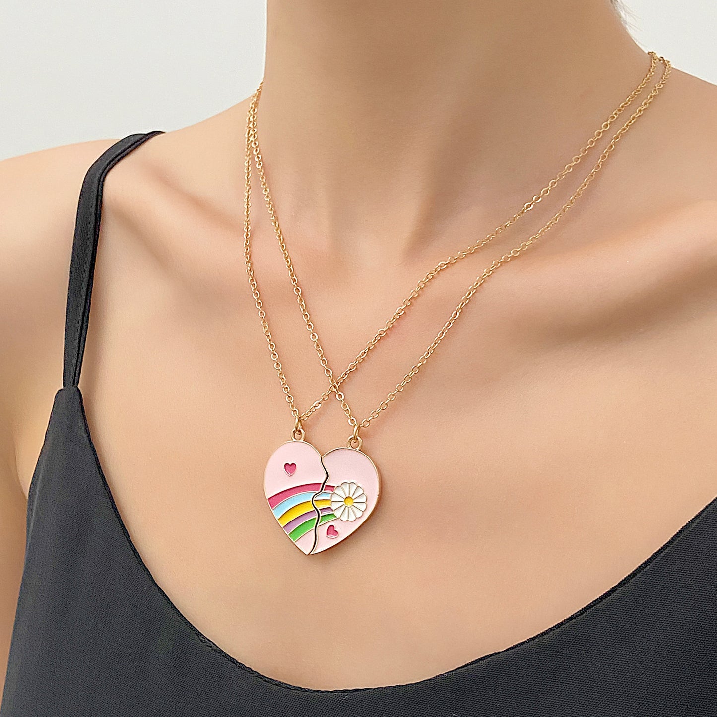 Collana da donna placcata in lega di zinco con cuore geometrico arcobaleno