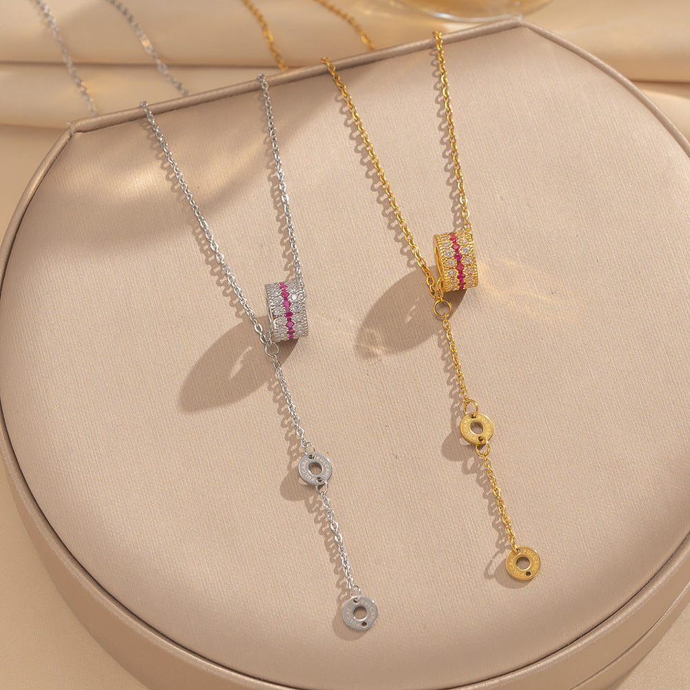 Light Luxury Minimalist Geometric Letter Circular 18K Gold Plated Titanium Steel Necklace for Women