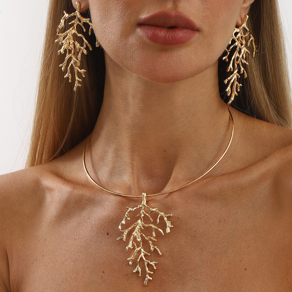 Collar Gargantilla Minimalista de Aleación en Forma de Árbol para Mujer con Motivo de Hoja Botánica Natural