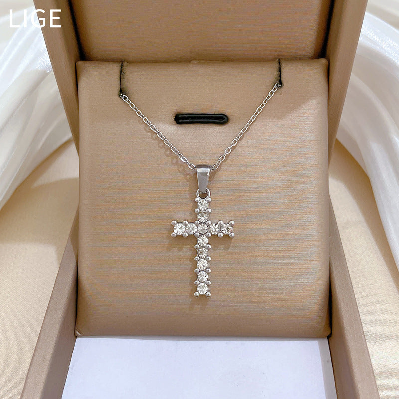 Collana pendente con croce geometrica minimalista in acciaio al titanio con placcatura in oro e zirconi cubici per donne e uomini