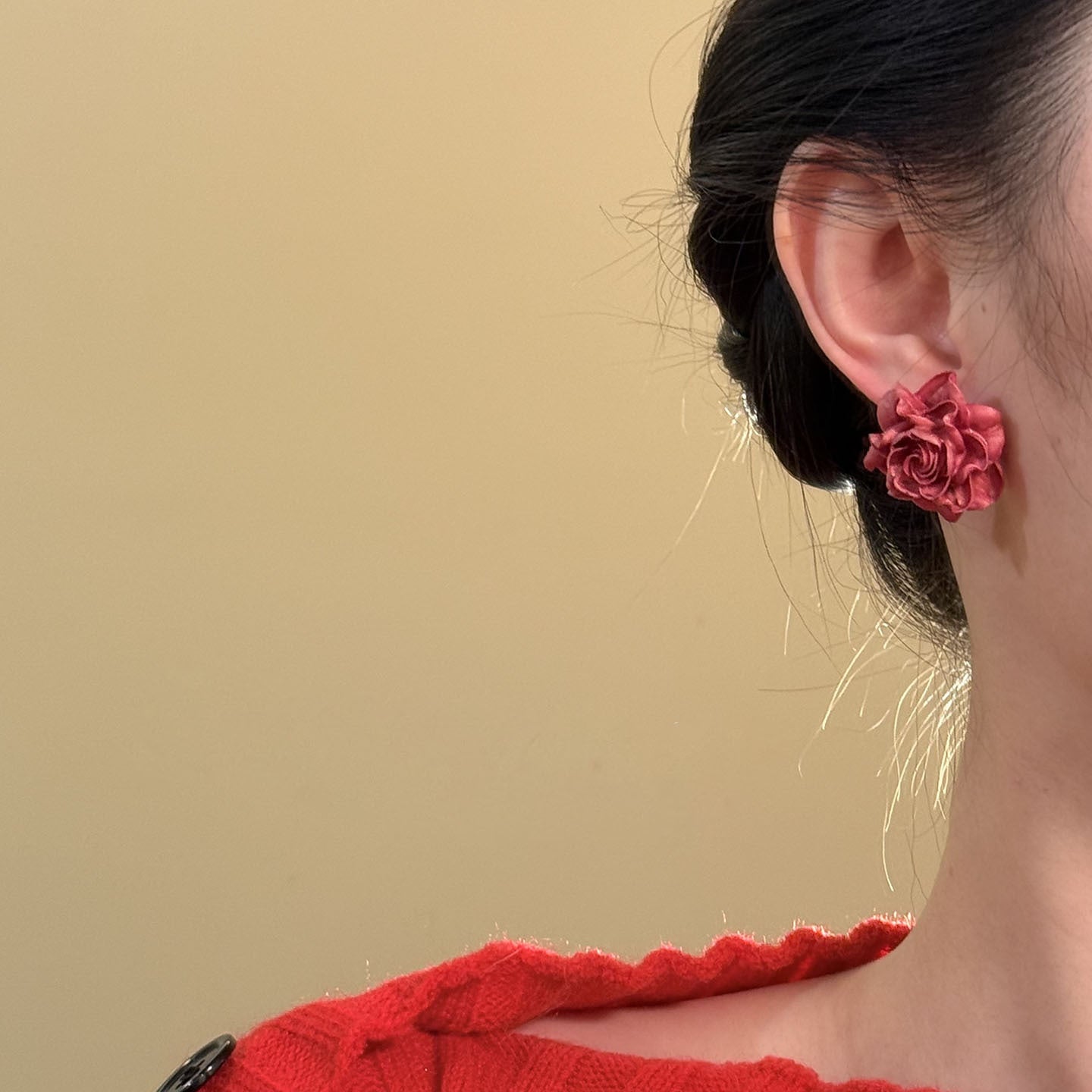 Elegant Floral Resin Rose Stud Earrings for Women with Stainless Steel Posts, Minimalist Fashion-Forward Everyday Ear Jewelry