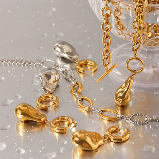 Set di collana con ciondolo, orecchini, bracciale e anello in acciaio inossidabile stile barocco con catena a croce in acciaio al titanio placcato oro e argento bicolore