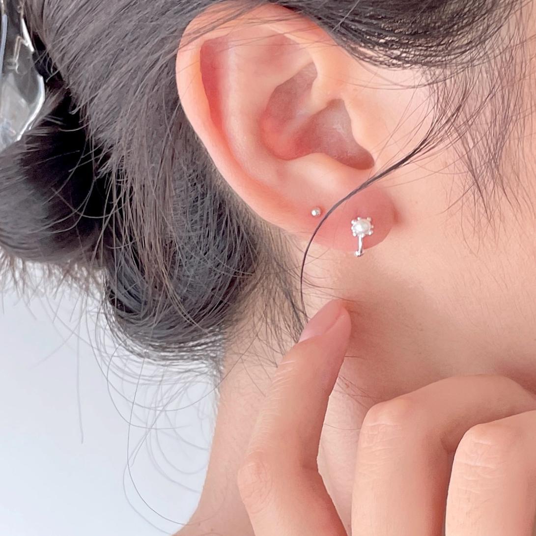 Minimalist Pearl Stud Earrings in 925 Sterling Silver with Gold Plating, Letter-Shaped Design