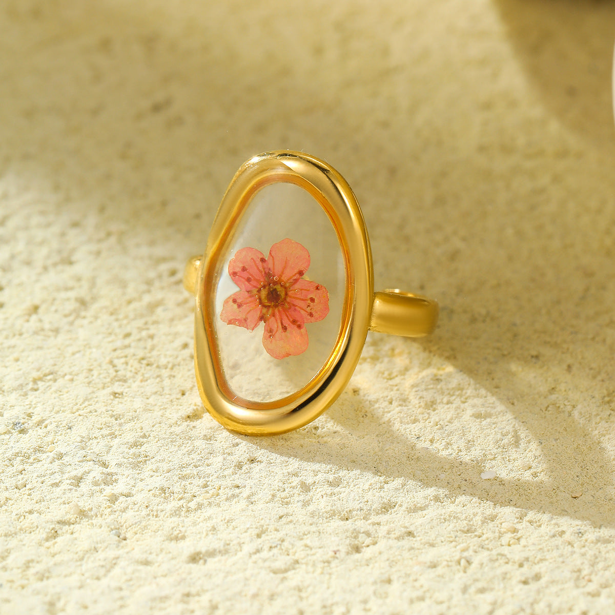 Anillo de Acero Inoxidable Chapado en Oro de 18K con Diseño Geométrico Natural de Girasol y Flores Secas para Mujer