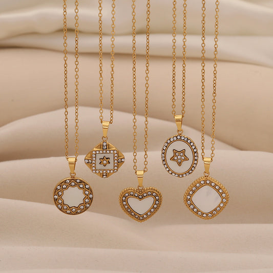 Elegante Collar con Colgante de Corazón Geométrico y Estrella en Acero Inoxidable con Acentos Completos de Diamantes de Imitación