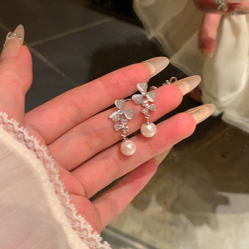 Pendientes de Flores Geométricas con Incrustaciones de Diamantes de Imitación en Cobre Bañado y Postes de Acero Inoxidable para Mujer, Joyería de Oreja de Lujo Minimalista y de Moda para el Día a Día