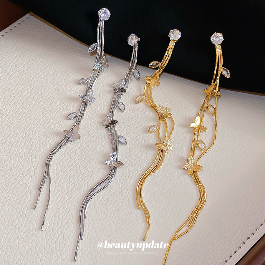 Eleganti orecchini pendenti a farfalla con intarsio di zirconi cubici per donna, accessorio di moda stile lusso