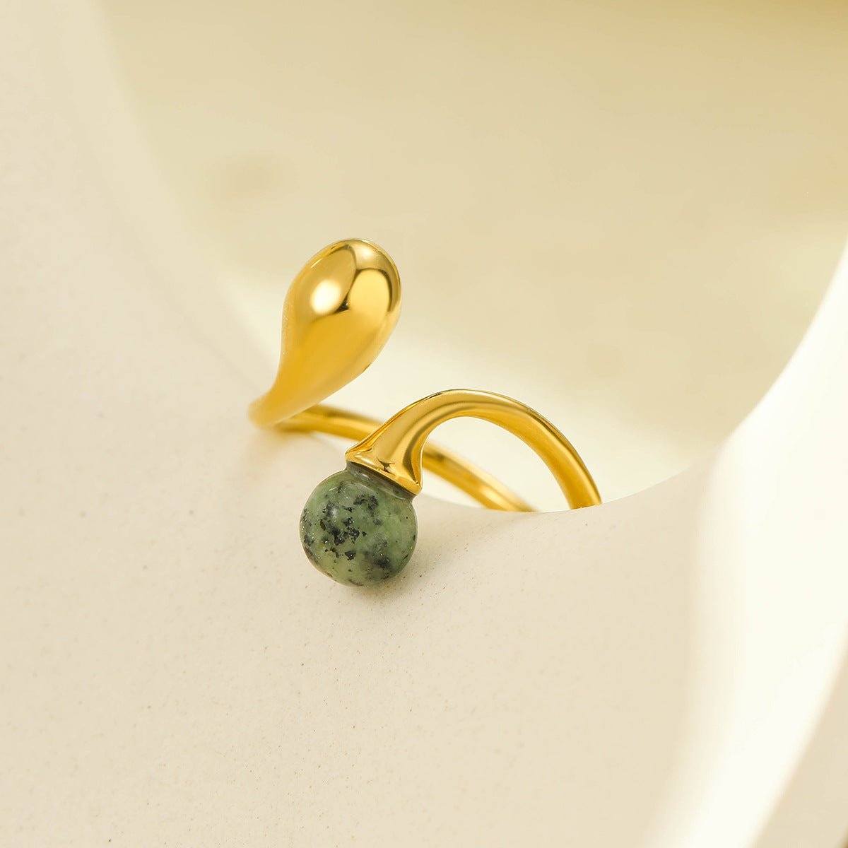 Anello Aperto Geometrico Minimalista in Acciaio Inossidabile con Intarsio in Pietra Naturale, Gioiello di Moda Ipoallergenico Placcato Oro 18K da Donna