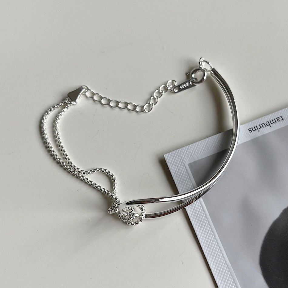 Bracciale Minimalista da Donna in Argento Sterling 925 con Catena a Cavo e Nodo Geometrico
