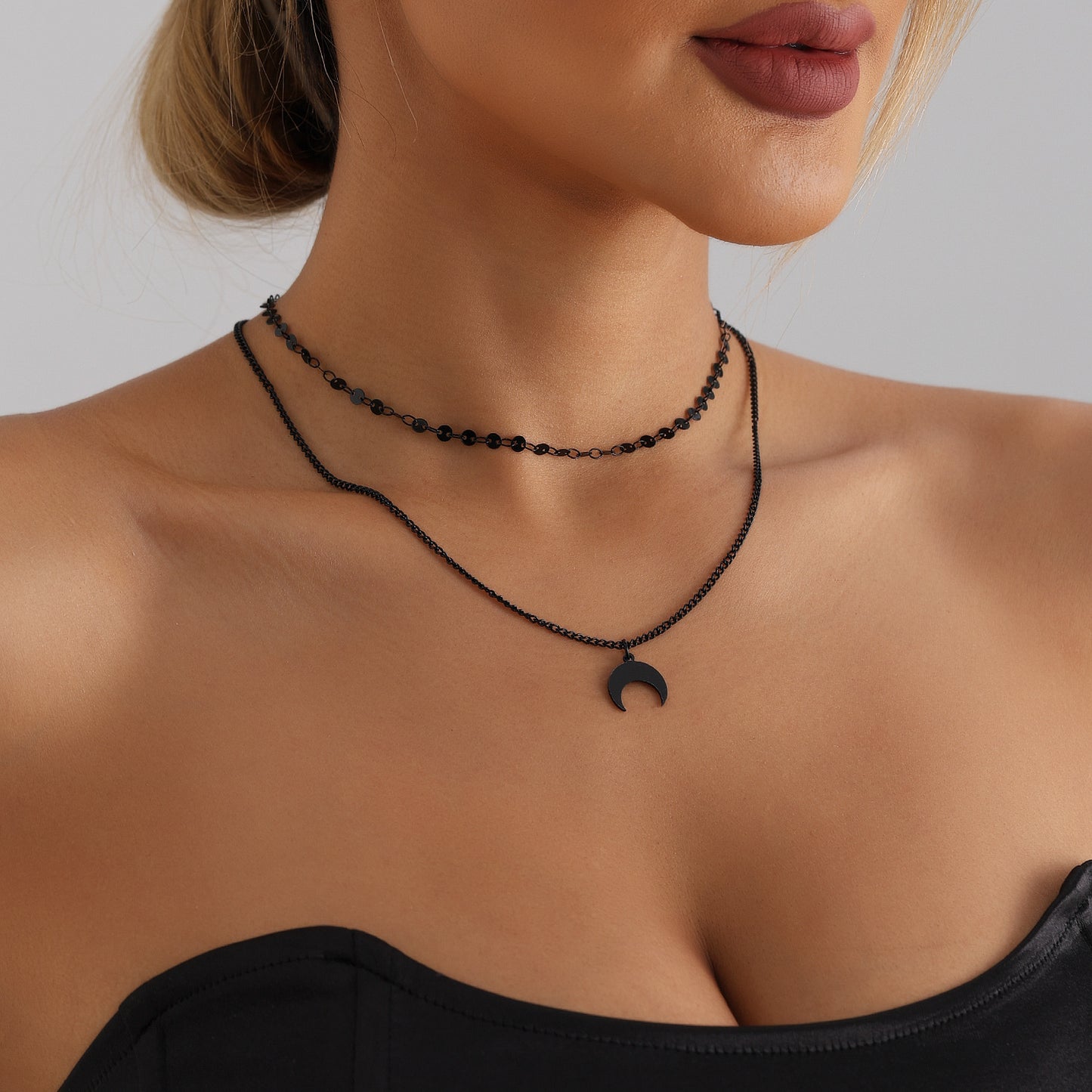 Collar Minimalista con Colgante de Luna en Aleación con Acabado Chapado para Mujer Cadena Doble para Clavícula