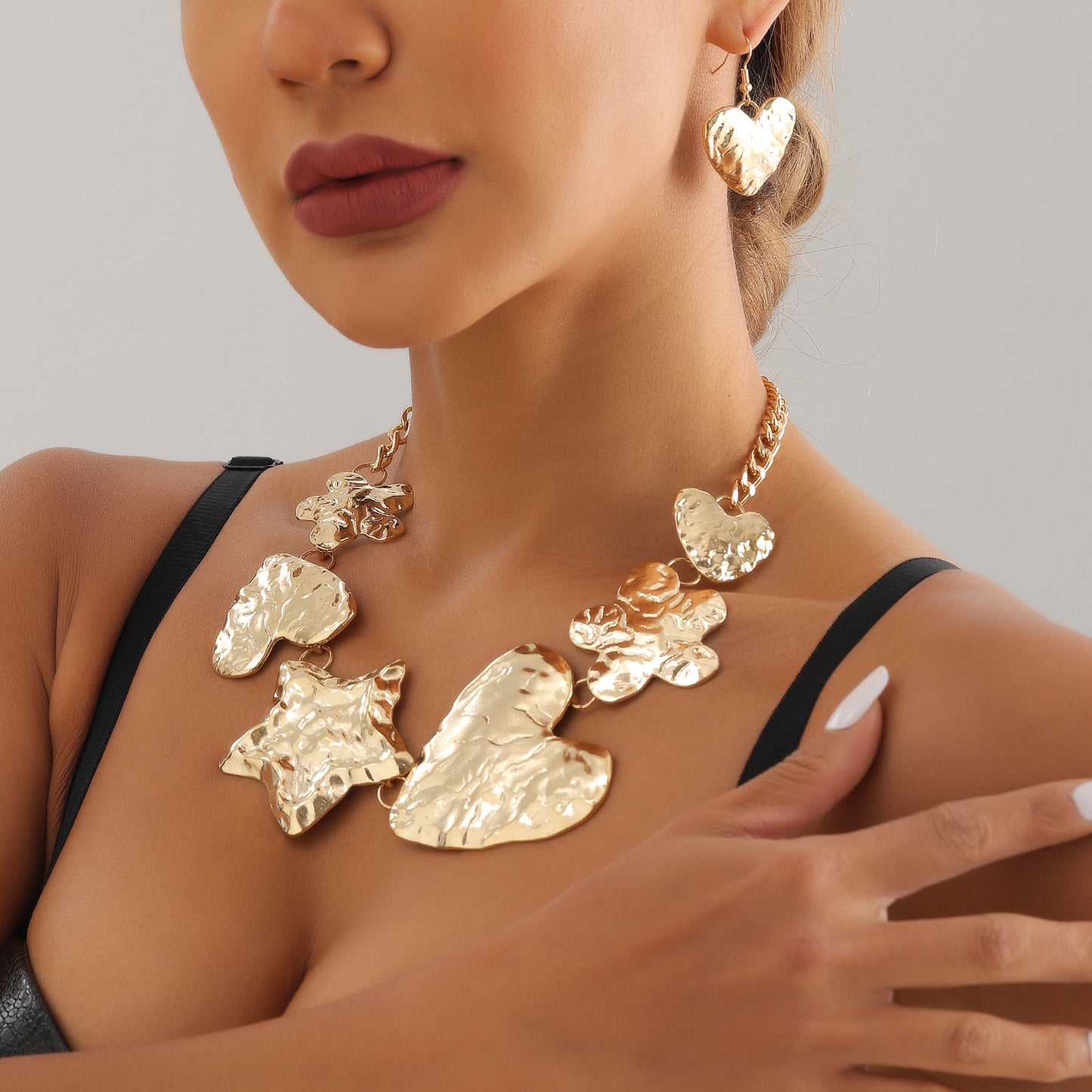 Collar con colgante geométrico de moda con motivos de estrellas, corazones y flores en aleación con acabado chapado para mujer