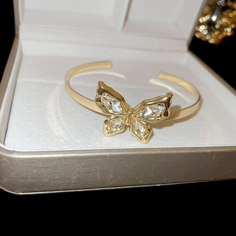 Pulsera Cóncava Irregular Minimalista para Mujer en Aleación de Latón con Acabado Galvánico