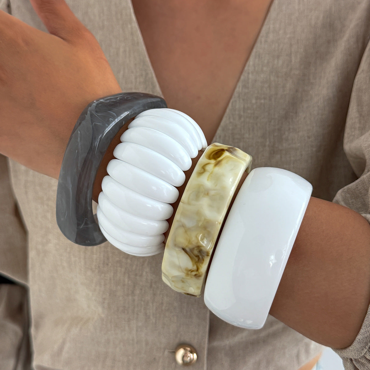 Elegant Gradient Round Geometric Resin Bangle Bracelet