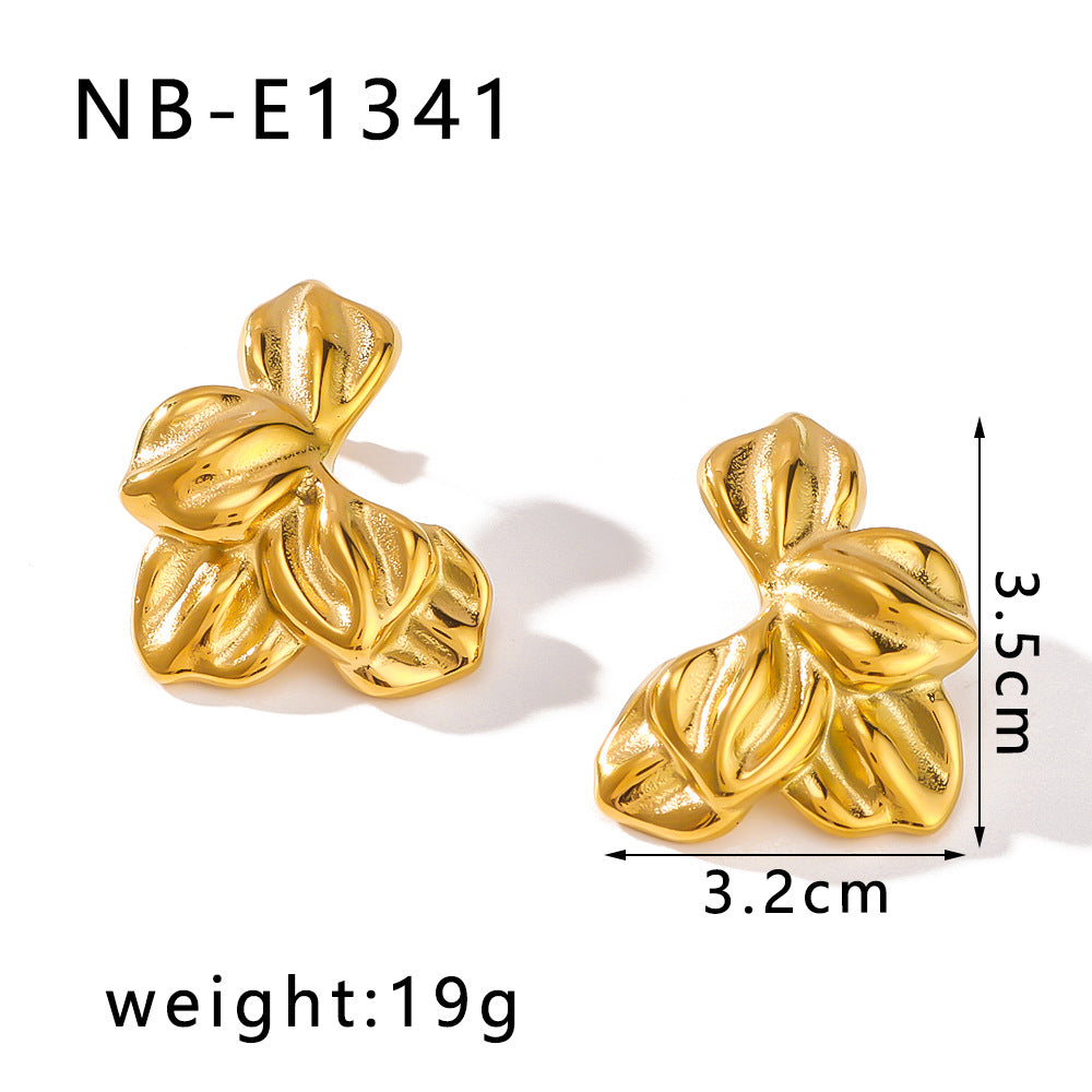 Vintage-Style Geometric Floral Stud Earrings for Women Made of Stainless Steel with 18K Gold Plating and Textured Petal Design