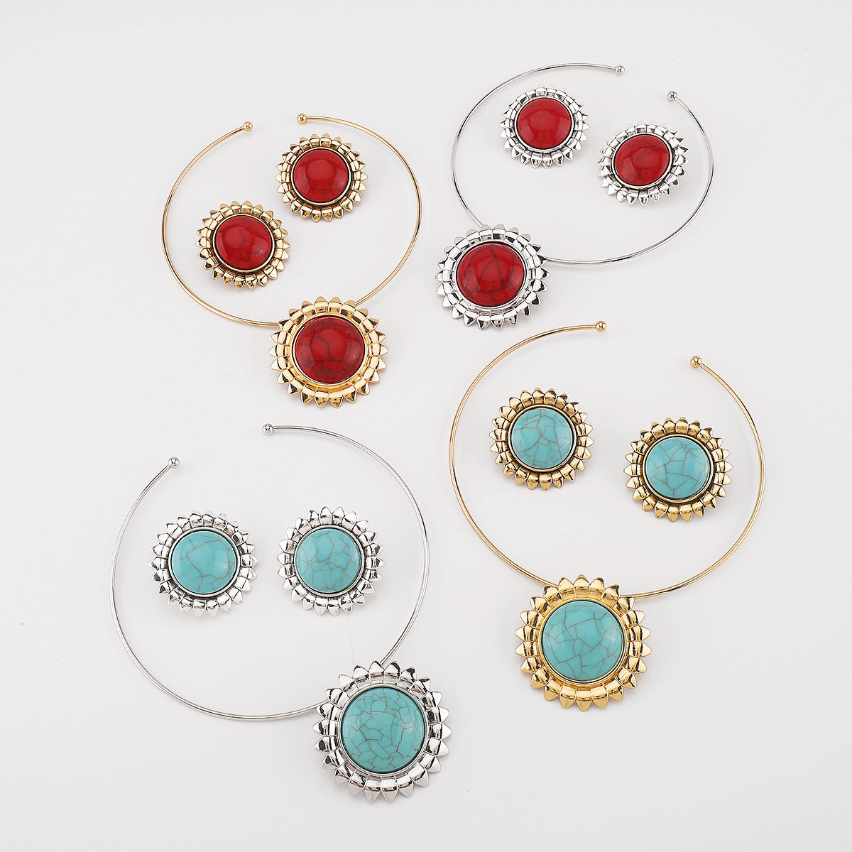 Collana vintage da donna in lega con intarsi turchesi a motivi floreali geometrici e finitura placcata oro