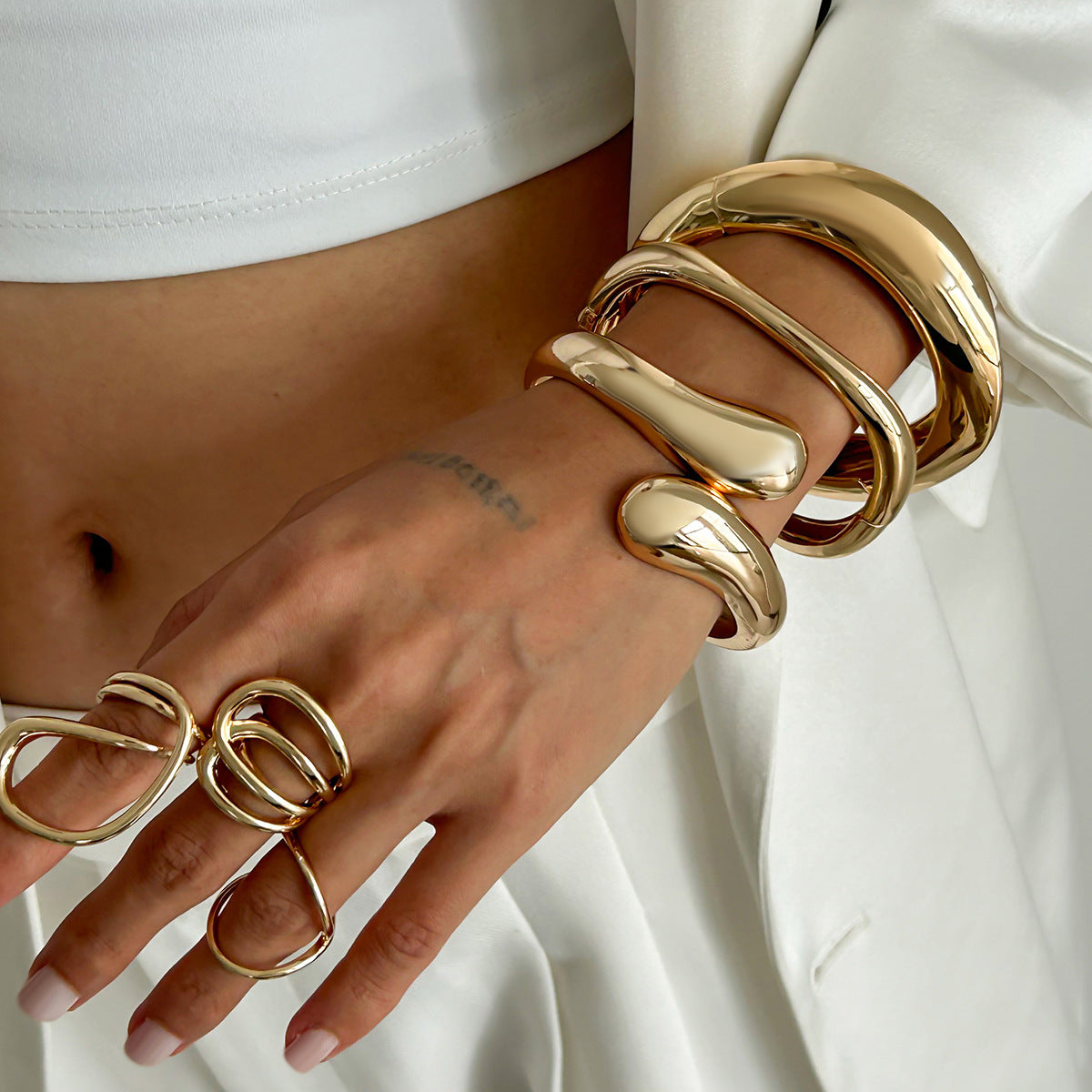 Pulsera de Aro Abierta Geométrica Minimalista para Mujer en Aleación con Acabado Chapado