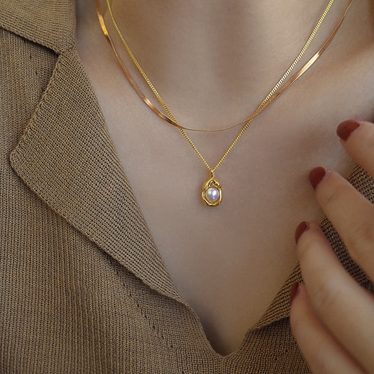 Collar de acero de titanio con colgante de perlas con forma irregular de cacahuete, estilo francés vintage, para mujer, con acabado chapado y diseño delicado de clavícula