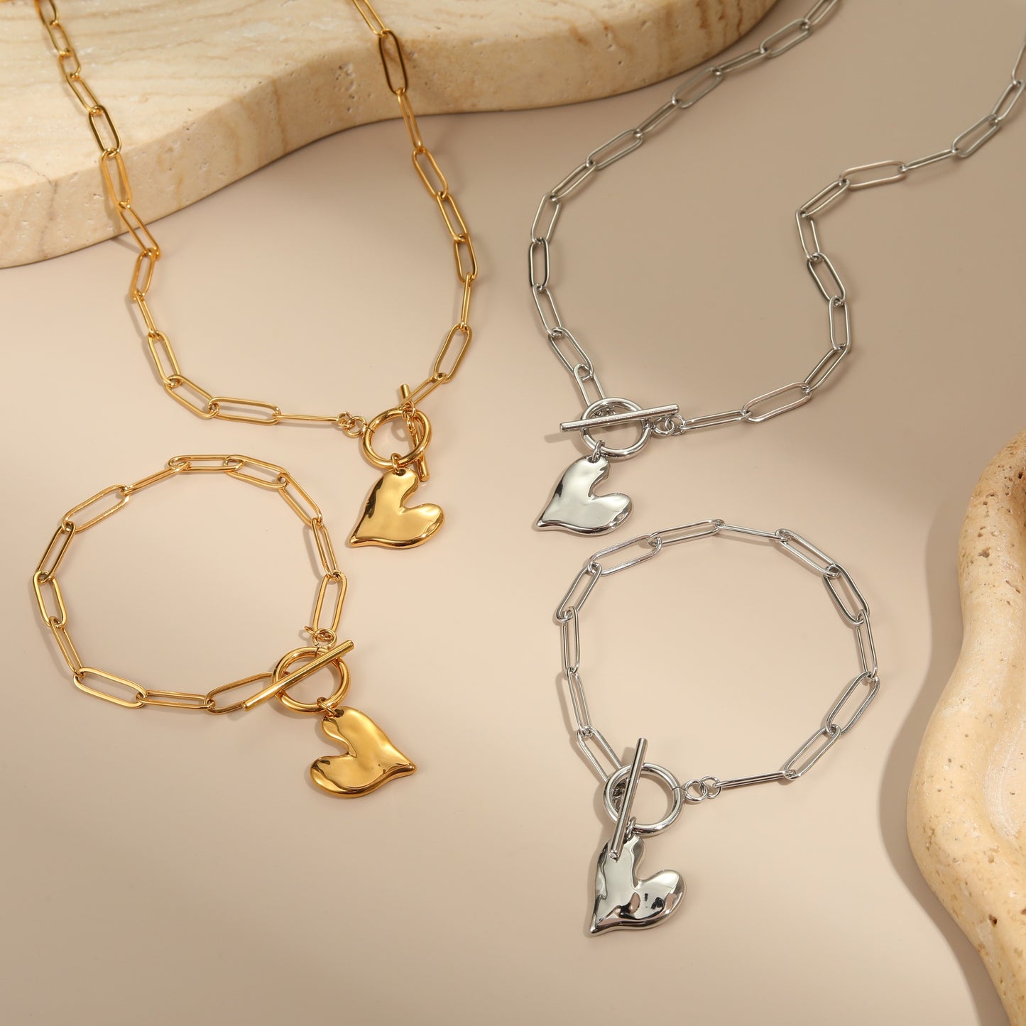 Collana da donna in acciaio inossidabile placcato oro 18 carati a forma di cuore irregolare alla moda